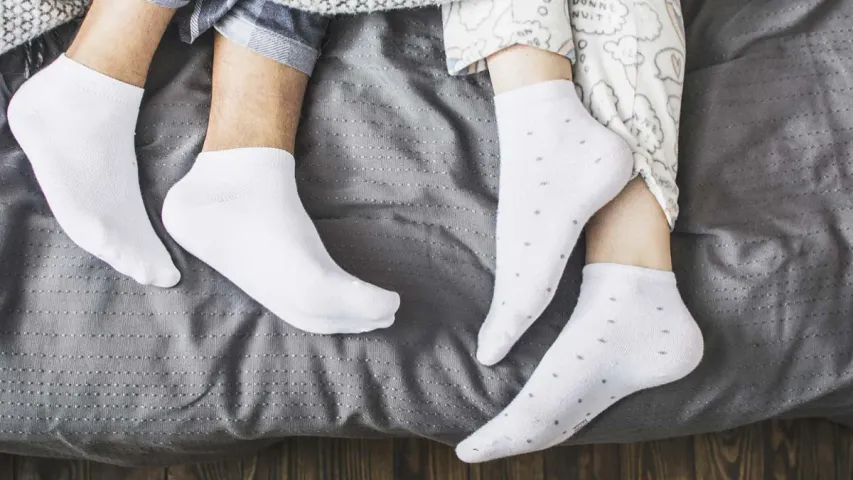 Socks: సాక్సులు వేసుకుని పడుకుంటున్నారా?.. ఈ సమస్యలు తప్పవు