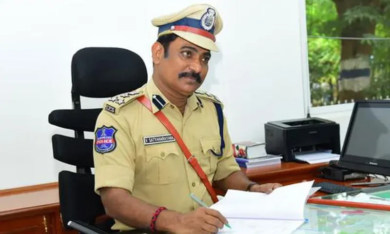 Nizamabad: మద్యం దుకాణాలపై పోలీస్ కమిషనర్ కీలక ప్రకటన!