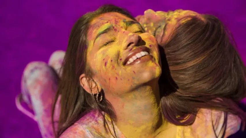Holi Colours: హోలీలో ఆడే ప్రతి రంగుకు ప్రత్యేక అర్థం ఉంది.. అదేంటో తెలుసుకోండి!