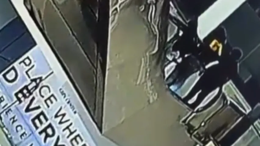 Accident : పెద్ద కొడుకుని రక్షించబోయి.. చిన్న కొడుకుని చేజార్చుకున్నాడు!