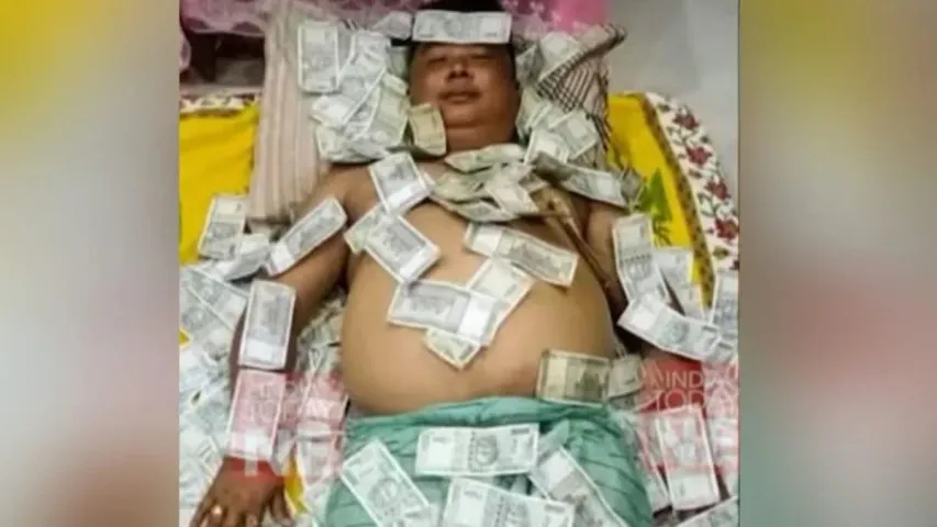 Benjamin Basumatary: కరెన్సీ నోట్లపై నిద్రించడానికి కారణం అదే.. క్లారిటీ ఇచ్చిన నేత