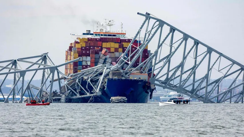 Baltimore Bridge Accident : అమెరికా వంతెన ప్రమాదంలో ఆరుగురు మృతి !
