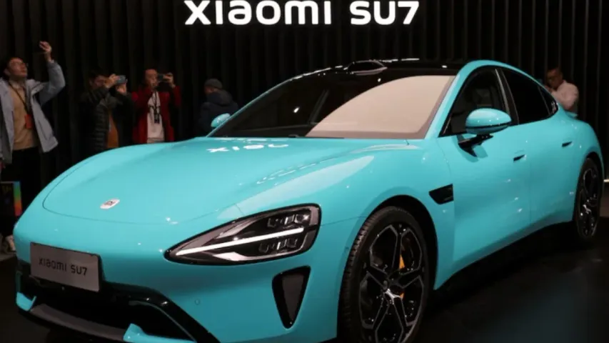 Xiaomi's SU7 Electric Car: ఒక్క ఛార్జ్ తో 800 కి.మీ.. షియోమీ నుంచి అదిరే ఎలక్ట్రిక్ కారు.. ఎల్లుండి నుంచే ఆర్డర్లు!