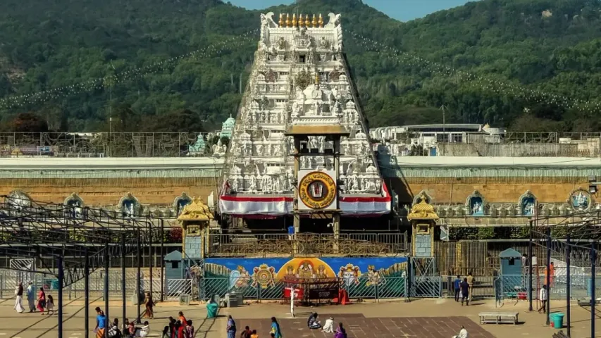 TTD Board: రద్దయిన టీటీడీ బోర్డు....24 మంది సభ్యుల రాజీనామా!