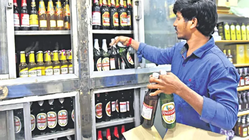 Wine Shops : మందుబాబులకు షాక్.. రేపు వైన్స్‌ షాపులు బంద్‌