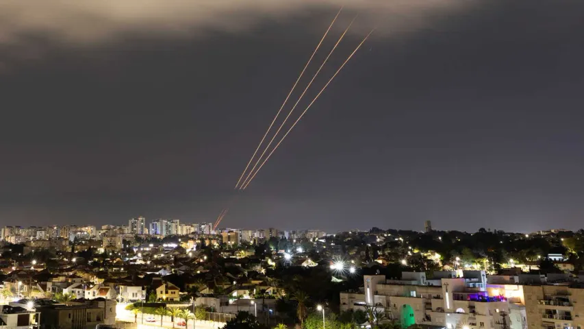 Israel -Iran: ముదురుతున్న ఇజ్రాయెల్ -ఇరాన్‌ ఘర్షణలు.. మూడో ప్రపంచ యుద్ధం మొదలవుతుందా !