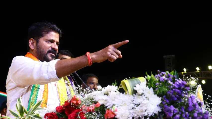 CM Revanth Reddy : తరువాత సీఎం కోమటిరెడ్డే.. సీఎం రేవంత్ సంచలన వ్యాఖ్యలు