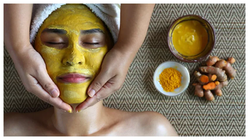 Glowing Skin: మెరిసే చర్మం ముల్తానీ మట్టితో సొంతం!