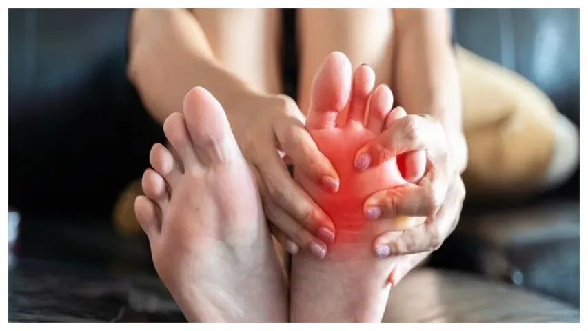 Uric Acid: యూరిక్ యాసిడ్ పెరుగుదలకు.. పాదాలలో కనిపించే ఐదు లక్షణాలు ఇవే..