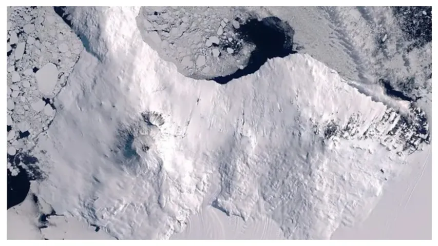 Antarctica: బంగారాన్ని చిమ్ముతున్న అగ్నిపర్వతం!
