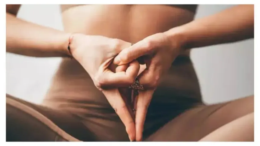 Mudra : ఈ ముద్రతో ఏకాగ్రత, శక్తి పెరుగుతాయట.. అదేంటో చూసేయండి!