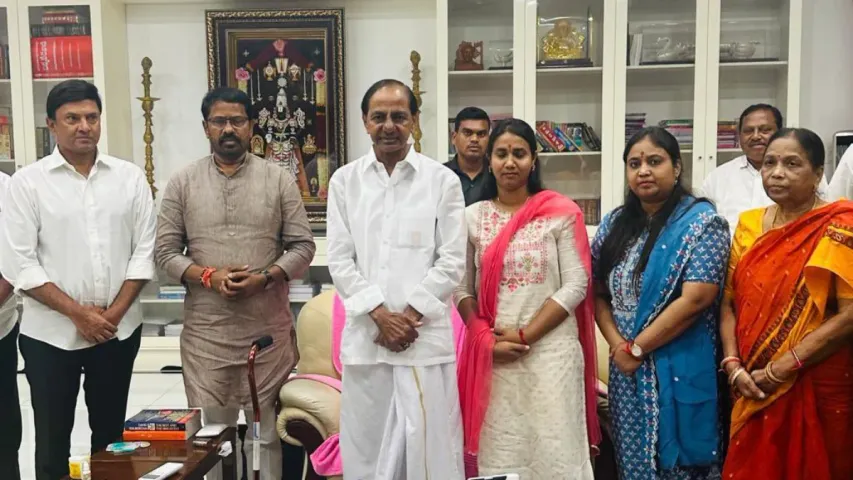 KCR: కేసీఆర్‌తో ఎమ్మెల్యే సాయన్న కుటుంబం భేటీ