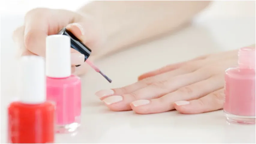 Beauty Tips: ఈ సులభమైన టిప్స్‌తో మీ గోళ్లకు ఉన్న నెయిల్‌ పాలిష్‌ని తొలగించుకోండి