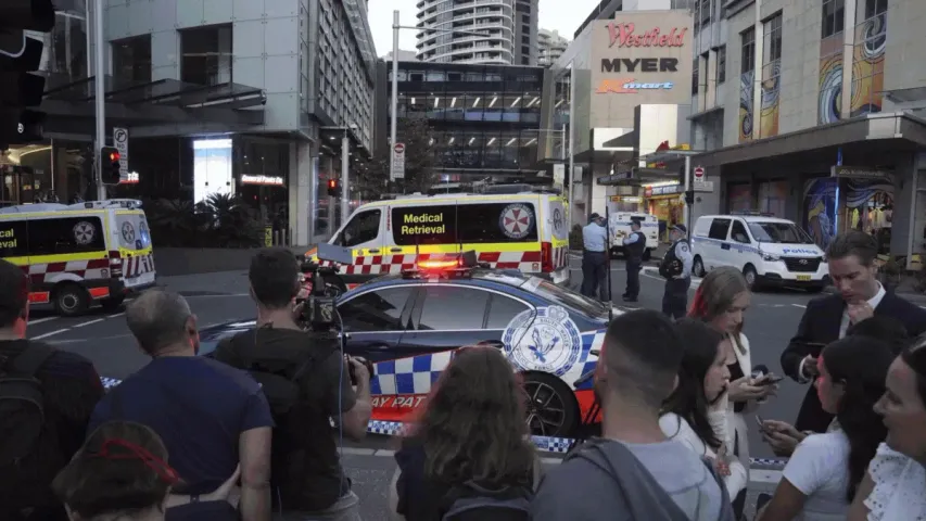 Sydney: షాపింగ్ మాల్‌లో దారుణం.. ఐదుగురిని కత్తులతో పొడిచి చంపిన దుండగులు