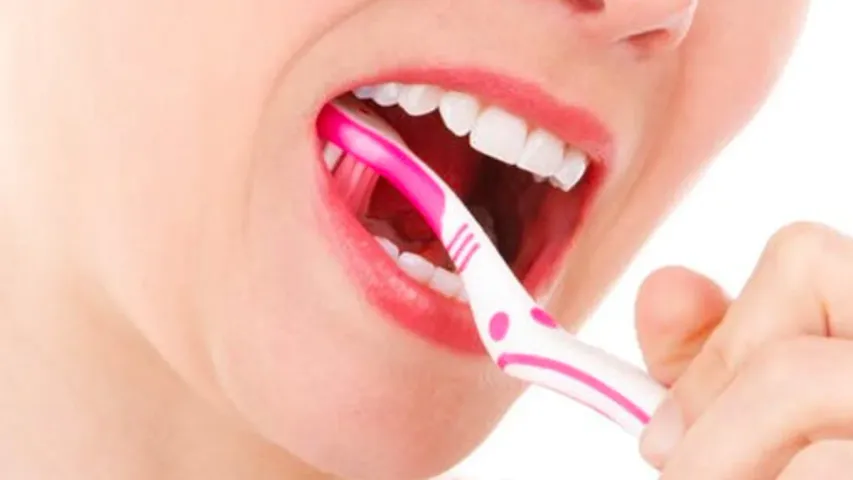 Health Tips: బ్రష్ చేయడానికి బెస్ట్ విధానం ఇదే..లేకపోతేం మీ దంతాలకు ఎఫెక్ట్!