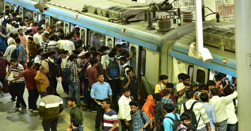 Hyderabad Metro | భారీ వర్షానికి హైదరాబాద్ మెట్రో ఆగనుందా?