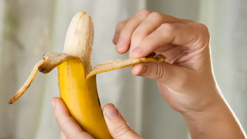 Banana Peels: తొక్క కాదు ఇది.. అందానికి కేరాఫ్.. అరటిపండు తిన్న తర్వాత తొక్కను ఇలా వాడి చూడండి!