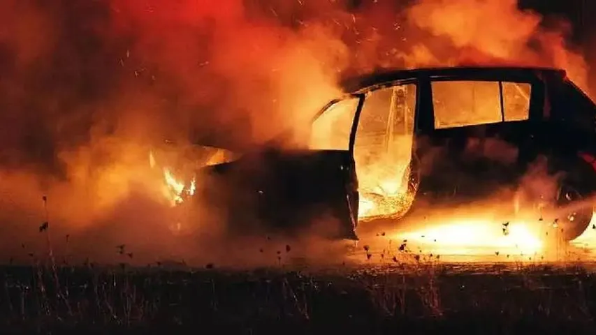 Accident : ఘోర ప్రమాదం.. కారులో వరుడితో సహా నలుగురు సజీవ దహనం