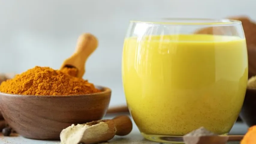 Turmeric Water and Milk: పసుపు పాలు లేదా నీరు? ఏది ఎక్కువ ఆరోగ్యకరం?
