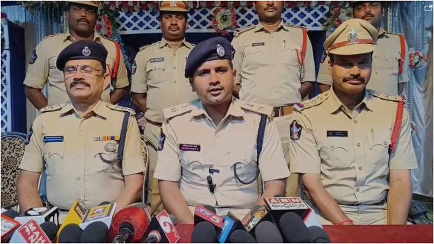 AP: చట్టాన్ని అతిక్రమిస్తే కఠిన చర్యలు తప్పవు.. పిఠాపురం ఎస్పీ సతీష్!