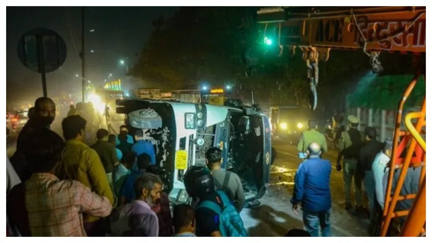 Accident: ఘోర రోడ్డు ప్రమాదం.. 11 మంది మృతి