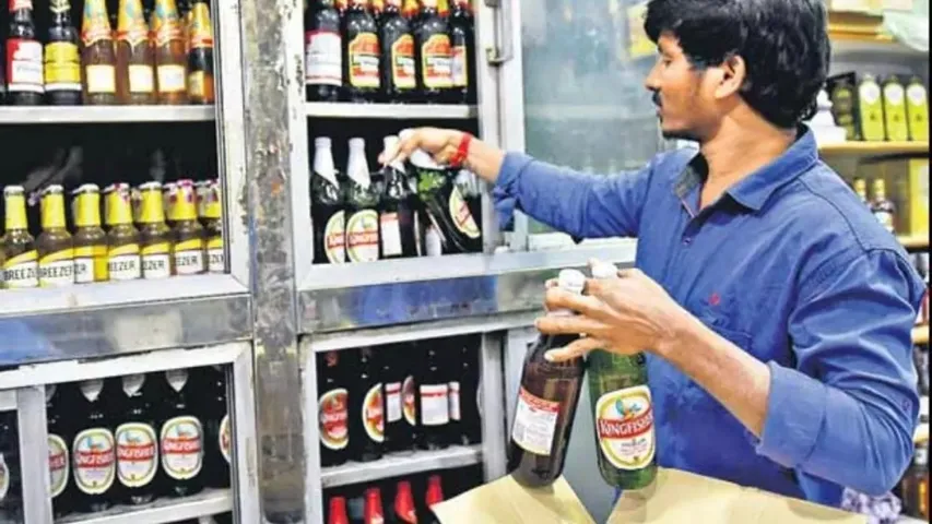 Telangana : రాష్ట్రంలో బీర్ల కొరత.. క్లారిటీ ఇచ్చిన ఎక్సైజ్‌ శాఖ