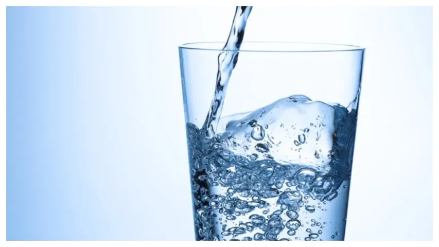 Health Tips : నీరు ఎక్కువ తాగితే బరువు పెరగటం కాయం..