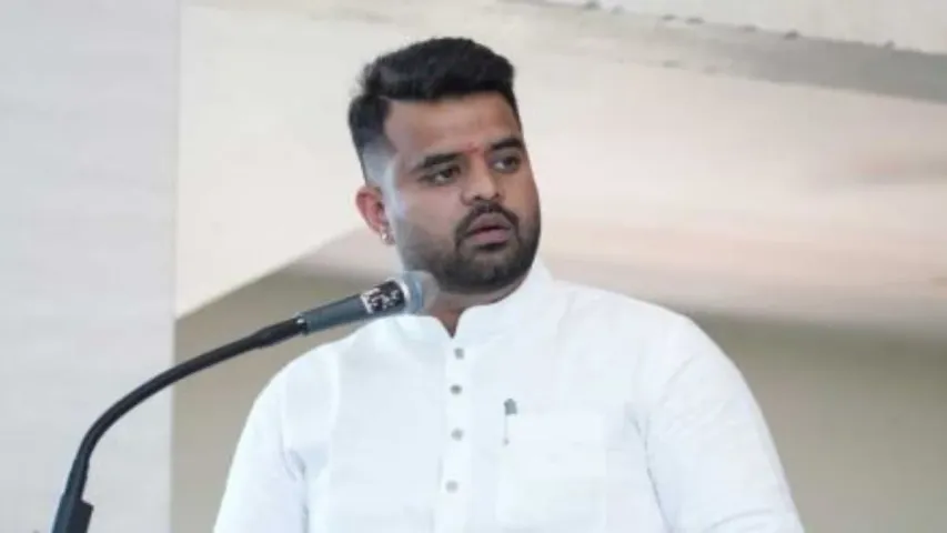 Karnataka : ప్రజ్వల్ రేవణ్ణపై లుక్‌ అవుట్ నోటీసులు