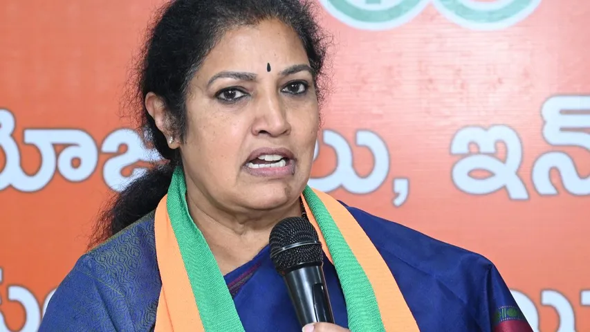 AP News: జగన్ ఆ గాయాలపై ఆత్మపరిశీలన చేసుకో.. పురందేశ్వరి సంచలన కామెంట్స్!