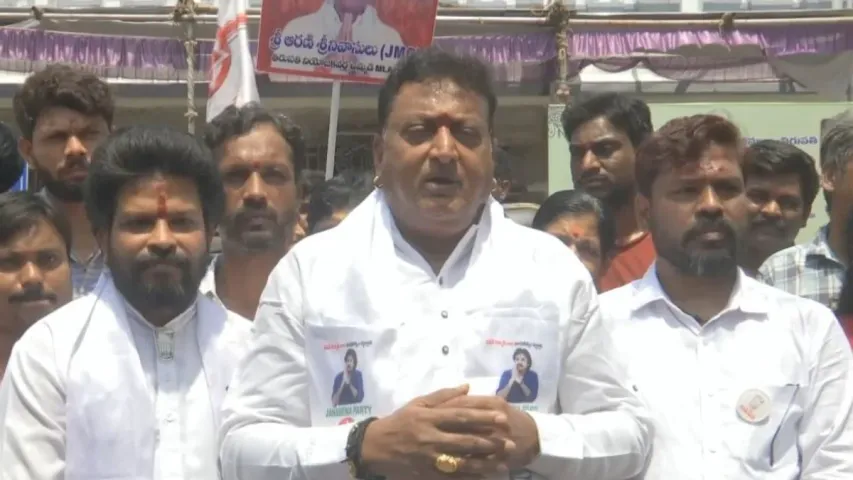 Prudhvi Raj: వారం రోజుల్లో తట్టాబుట్టా సర్దుకోండి .. పృథ్వీ రాజ్ మాస్ వార్నింగ్..!