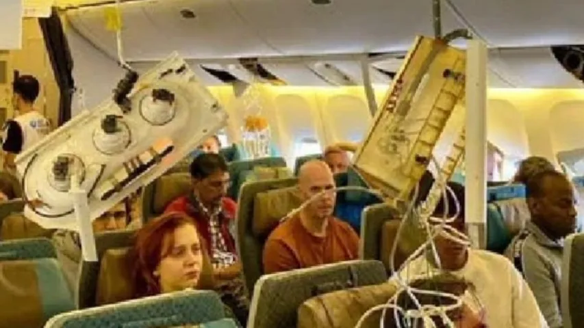 Singapore Airlines : విమానంలో ఒక్కసారిగా  కుదుపులు.. ఒకరి మృతి.. పదుల సంఖ్యలో క్షతగాత్రలు!