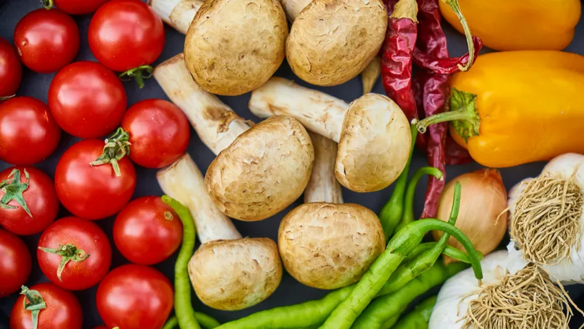 Vegetable Prices : ఆకాశనంటుతున్న కూరగాయల ధరలు...!