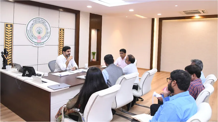 Andhra Pradesh: ఉపాధ్యాయుల బదిలీల్లో రాజకీయ జోక్యం వద్దు-మంత్రి లోకేష్