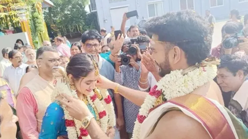 Venkatesh Iyer : ప్రియురాలిని పెళ్లాడిన టీమిండియా క్రికెటర్.. ఫొటోలు వైరల్!