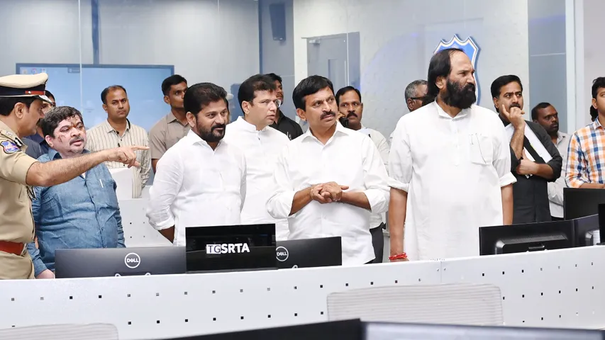 Telangana: కమాండ్ కంట్రోల్‌ సెంటర్‌లో సీఎం, మంత్రులు.. అధికారులకు కీలక ఆదేశాలు