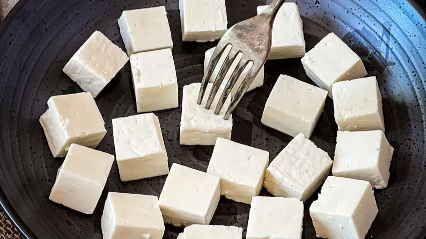 Paneer: ఈ సింపుల్ చిట్కాలతో..  కల్తీ పన్నీర్ ఏదో కనిపెట్టండి..!