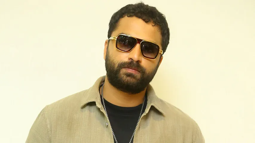 Vishwak Sen : ప్రభాస్ 'కల్కి' పై యూట్యూబర్ నెగిటివ్ కామెంట్స్..ఫైర్ అయిన విశ్వక్ సేన్, వైరల్ అవుతున్న పోస్ట్!