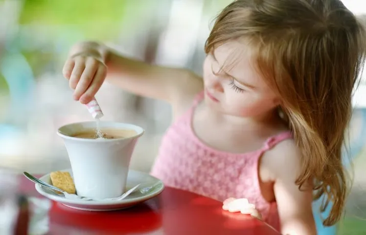 Children Tips: పిల్లలకు టీ, కాఫీలు ఇస్తున్నారా..? మీరు చాలా పెద్ద తప్పు చేస్తున్నట్టే..?