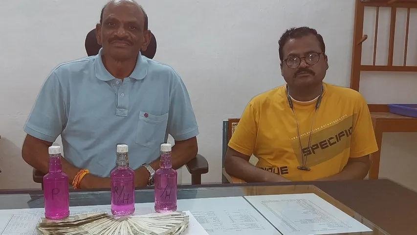 ACB Rides: రూ.50 వేలు లంచం తీసుకుంటూ ఏసీబీకి చిక్కిన పోలీస్ అధికారి