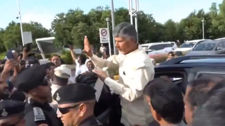 Chandrababu: కాన్వాయ్‌ ఆపి మరీ వినతి పత్రాలు స్వీకరించిన చంద్రబాబు!