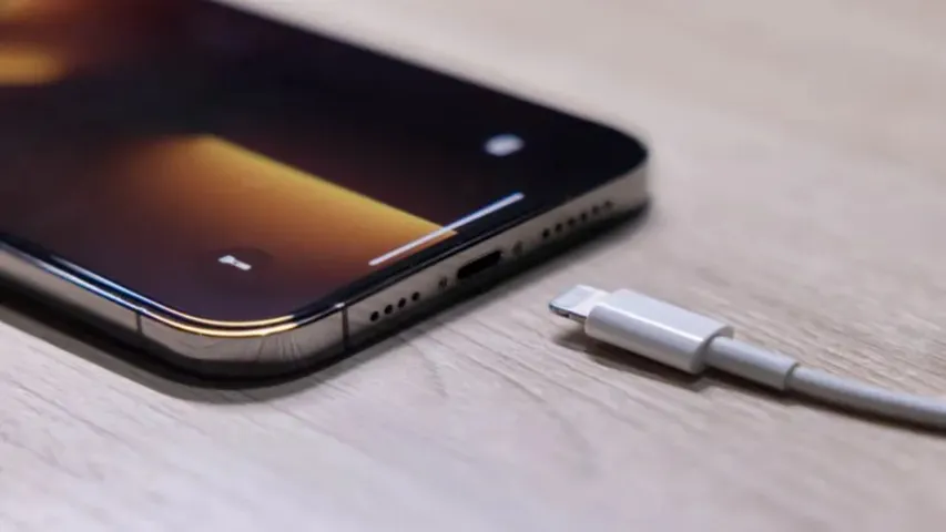 iPhone Charging: మీ ఐఫోన్ 80% ఛార్జ్ ఉన్నా ఛార్జింగ్ లేదు అని చూపిస్తుందా? ఇలా చేయండి.