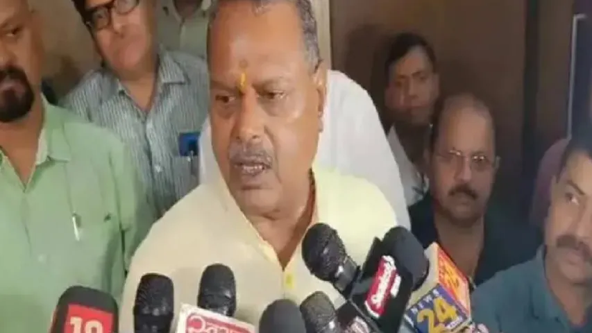 Minister : భర్తల్ని మద్యం ఇంటికే తెచ్చుకొని తాగమనండి.. మంత్రి సలహా!