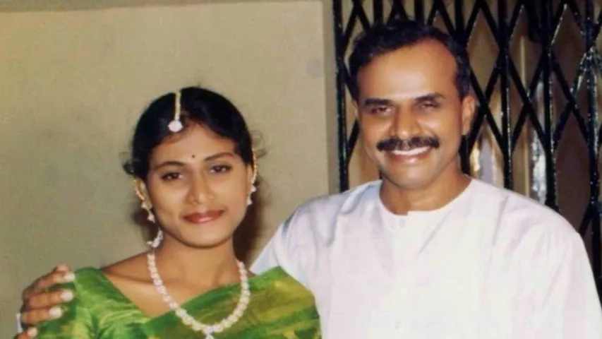 YS Sharmila: ఆత్మవిశ్వాసాన్ని నాలో నింపావు.. షర్మిల ఎమోషనల్  ట్వీట్