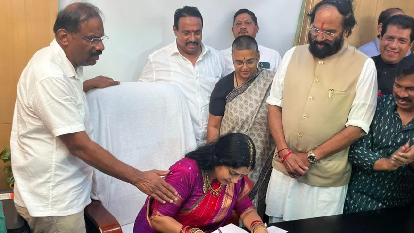 బాధ్యతలు స్వీకరించిన అలేఖ్య
