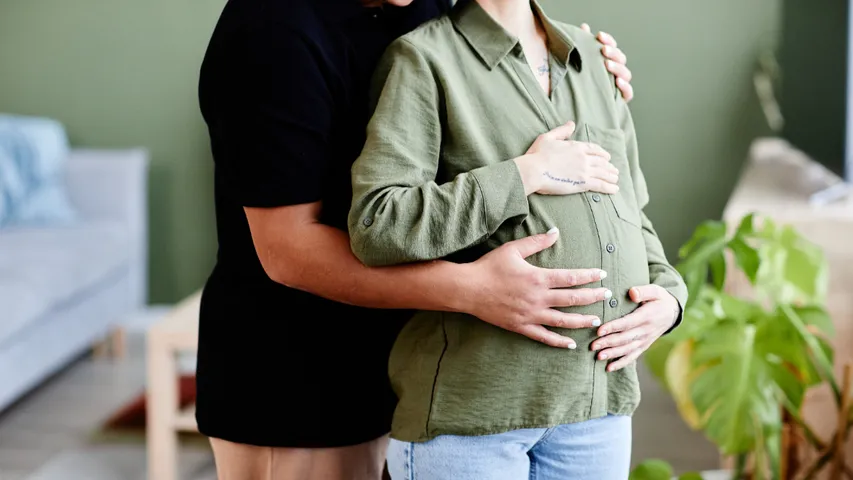 Pregnant: గర్భధారణ సమయంలో వేడి నీటితో స్నానం చేయడం బిడ్డకు ప్రమాదకరమా?