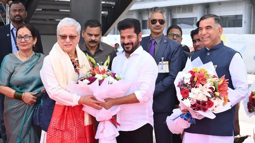Telangana New Governor : నూతన గవర్నర్‌కు స్వాగతం పలికిన సీఎం రేవంత్ రెడ్డి