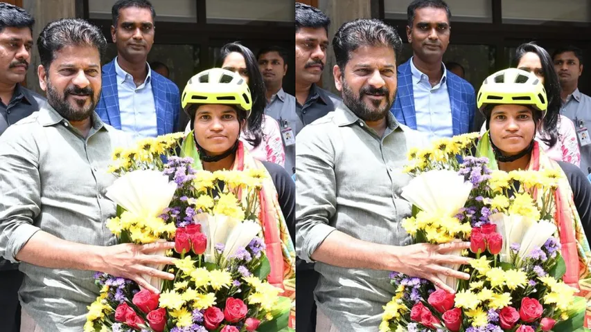 సైక్లిస్ట్ ఆశా మాల్వీయను అభినందించిన రేవంత్