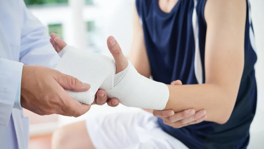 Health Tips: మట్టిని పూయడం వల్ల గాయాలు నయం అవుతాయా? ఇది నిజమేనా?
