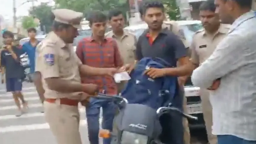 Telangana: హైదరబాద్‌లో మళ్లీ డ్రగ్స్‌.. నడిరోడ్డుపై పట్టుకున్న పోలీసులు