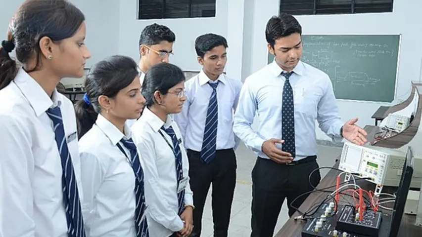AICTE : ఇంజినీరింగ్, డిప్లొమా విద్యార్థులకు గుడ్‌న్యూస్.. ఏటా స్కాలర్‌షిప్